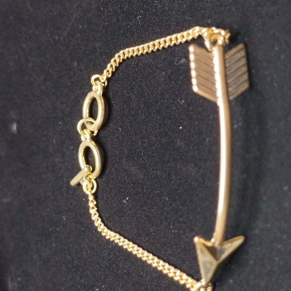 Arrow bracelet